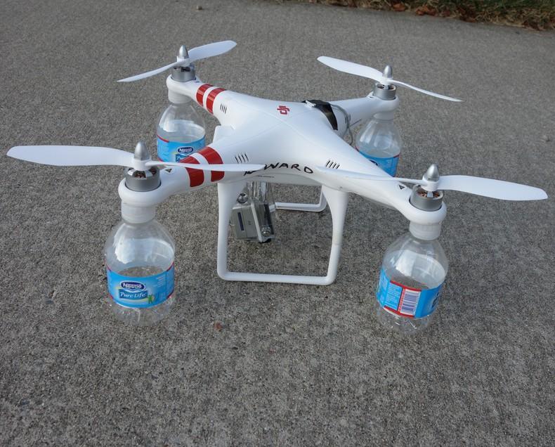RÃ©sultat de recherche d'images pour "drone with bottles"